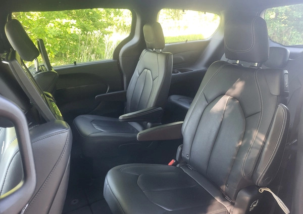 Chrysler Pacifica cena 116000 przebieg: 23000, rok produkcji 2019 z Nowy Targ małe 191